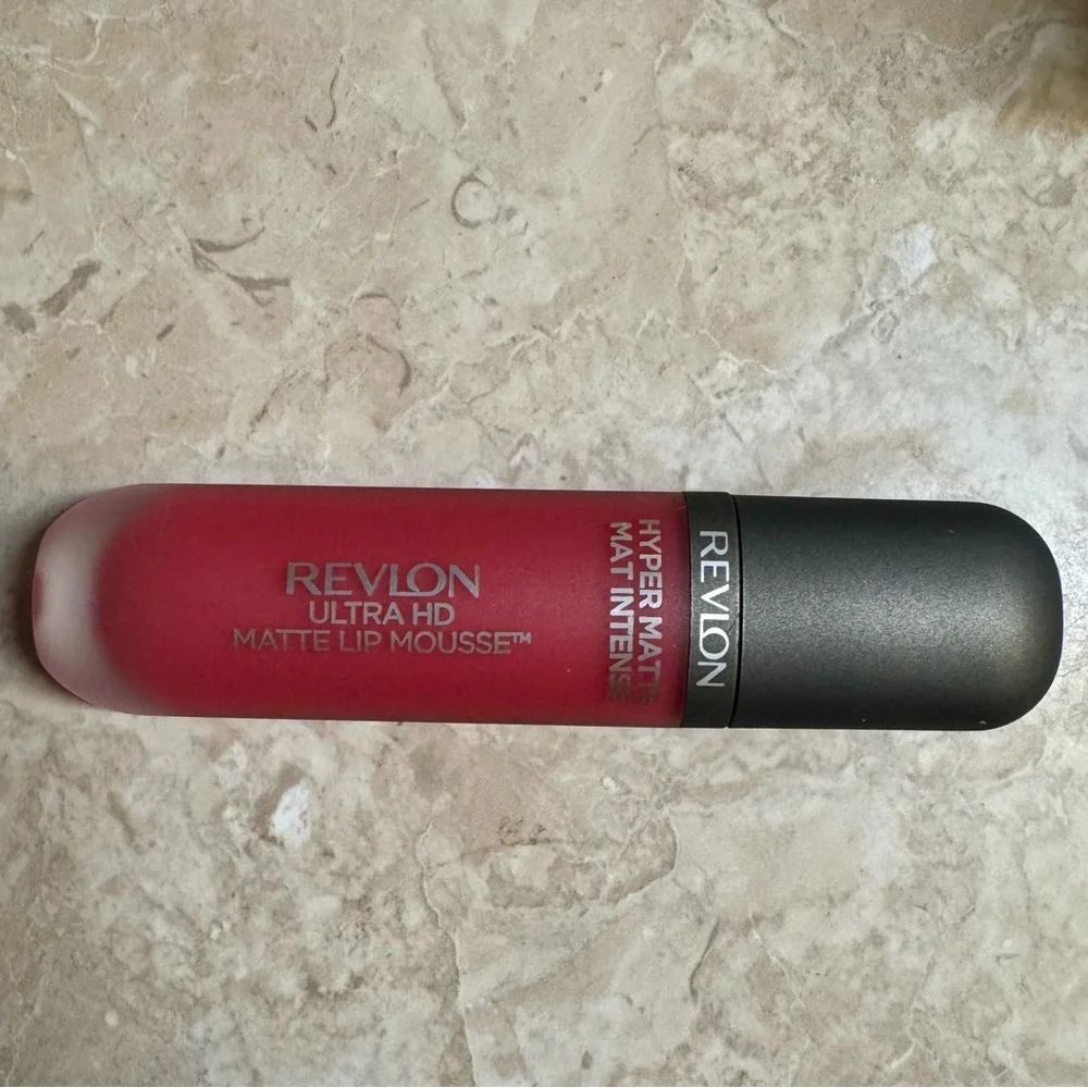 Revlon Ultra HD Hyper Matte Lip Mousse Red 810 Sunset NEW